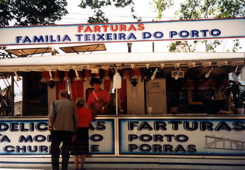 [Festa de São João nas Fontainhas : farturas família Teixeira do Porto]