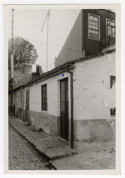 "Ilha" na Rua de Santos Pousada, n.º 558 : casa n.º 4