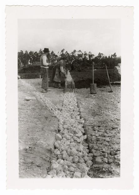 Construção do Aeródromo de Pedras Rubras : construção de denos