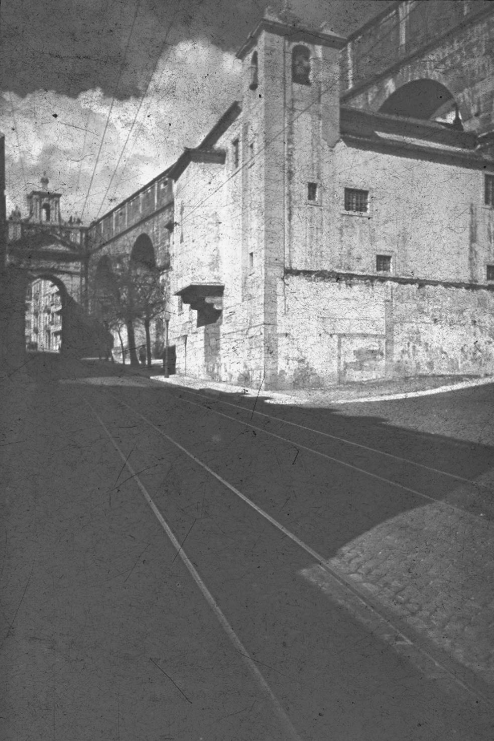 [Lisboa : Arco Triunfal das Amoreiras]