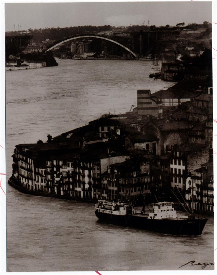 Cheia no Porto em 1962 : zona ribeirinha vista da ponte Luís I