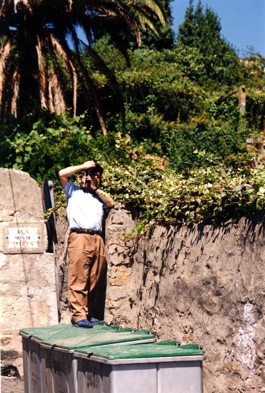 Hélder Pacheco na rua do Monte dos Judeus