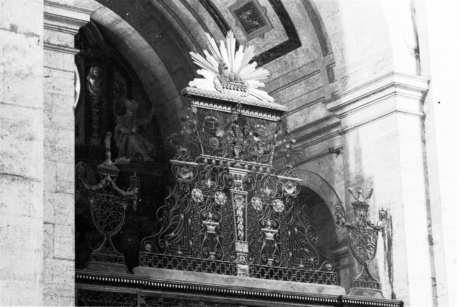 [Lisboa : portão da capela do Santíssimo Sacramento : Igreja de São Vicente de Fora]