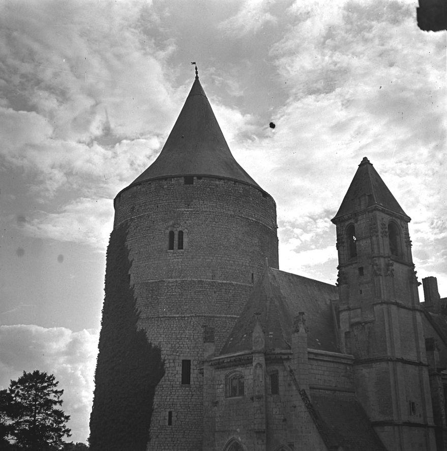[França : torre do castelo de Carcassonne]