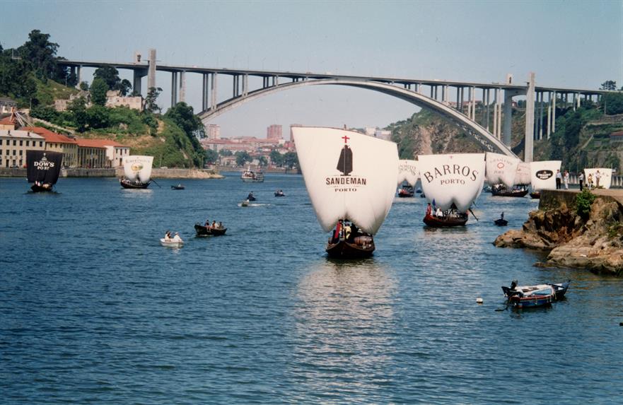 [Porto : Portugal : Porto Wine Regata : regata de barcos rabelos]