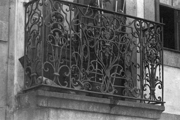 [Porto : varanda da Rua do Conde de Vizela, n.º 92-96]