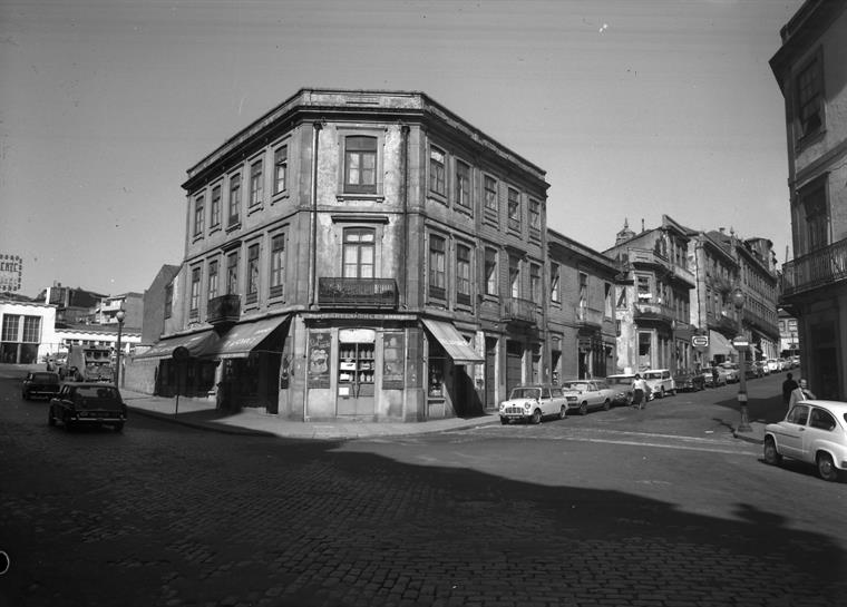 [Casas da Rua da Trindade, Rua de Fernandes Tomás e Rua de Alferes Malheiro]
