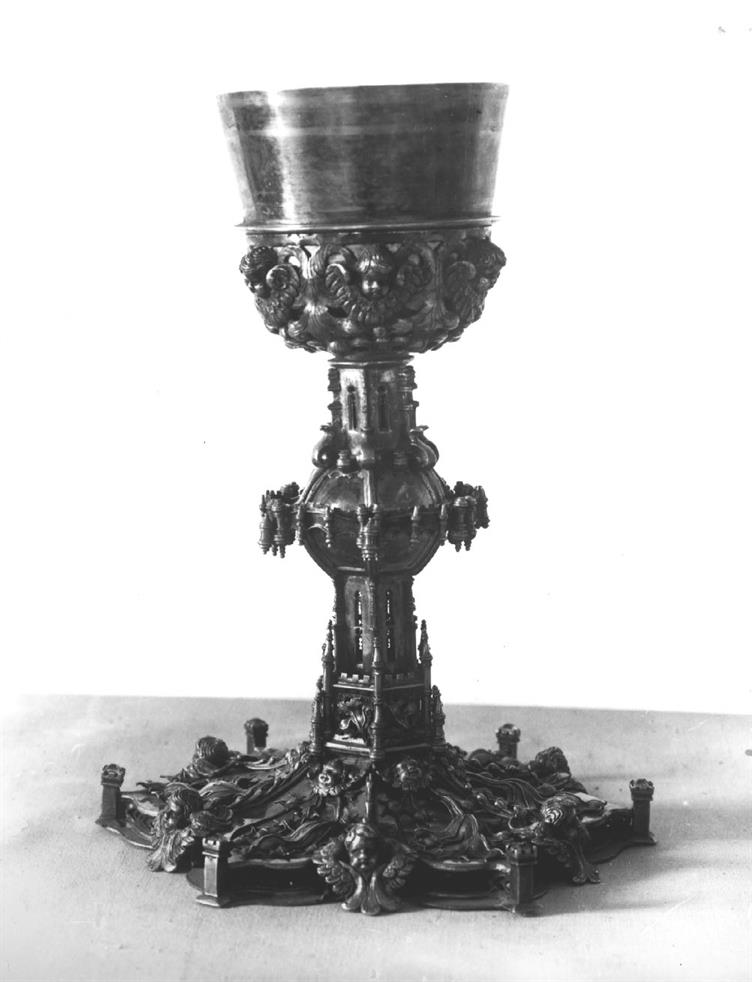 Cálice de prata dourada, de meados do séc.XVII : Sé do Porto