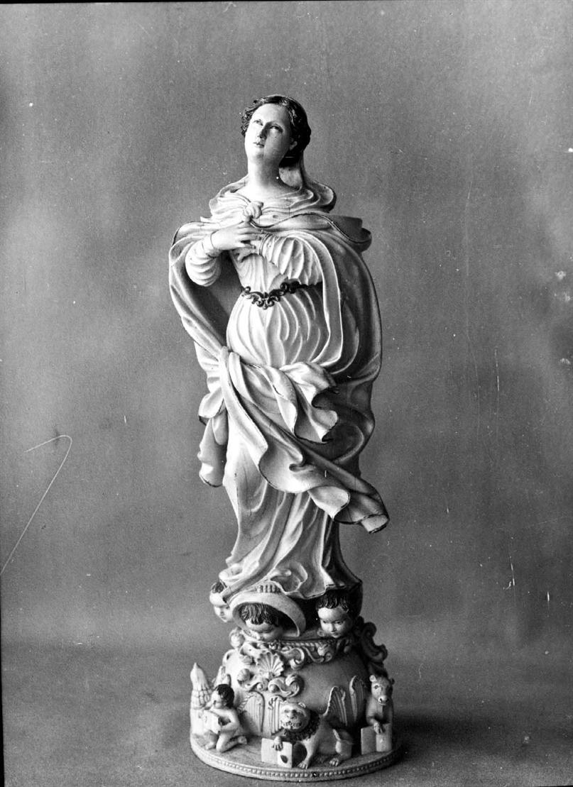 Estátua de marfim de Nossa Sehora da Conceição