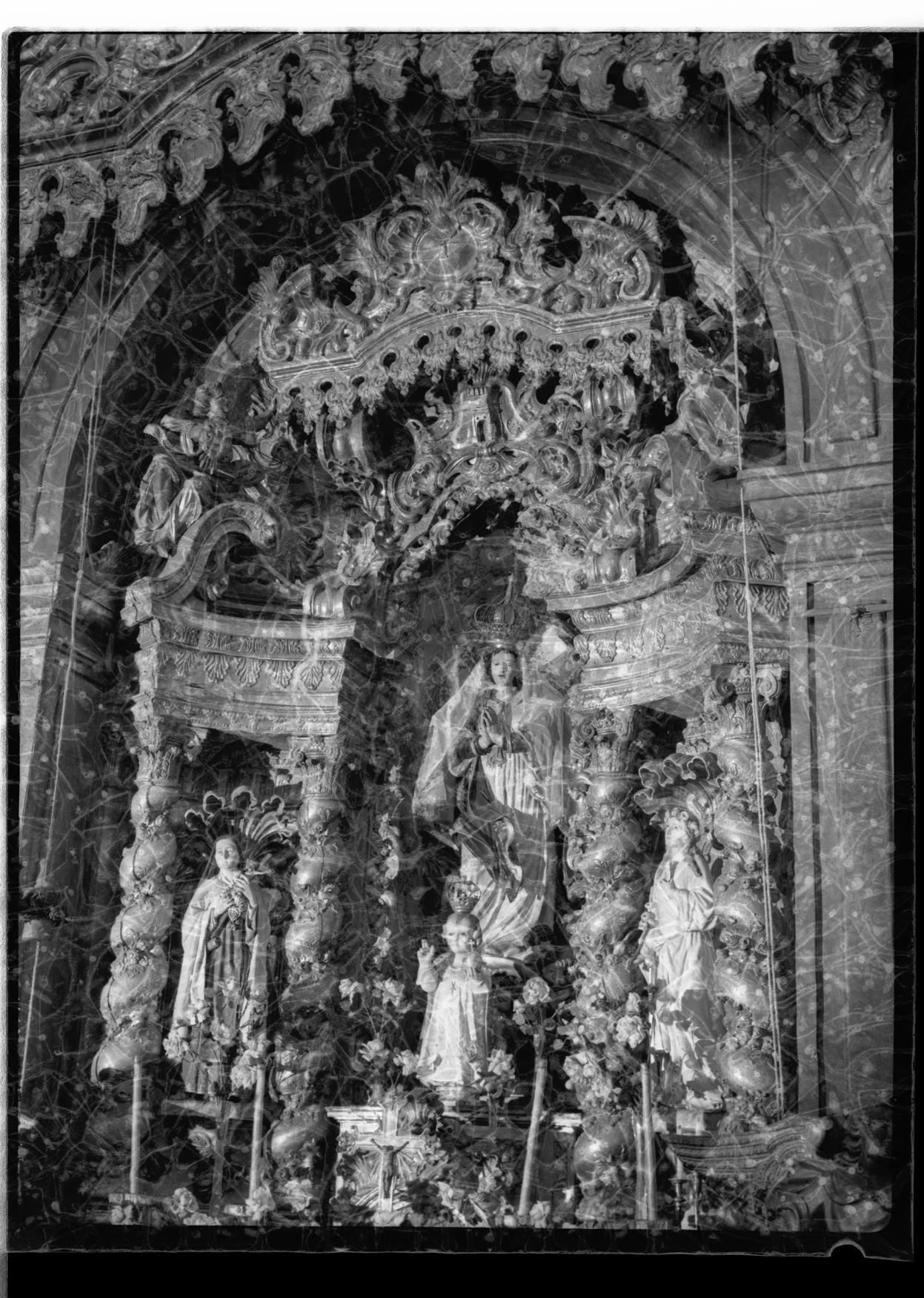 Apontamentos para um dicionário de artistas e artífices que trabalharam no Porto do século XV ao século XVIII : retábulo da capela-mor da Igreja da Vitória