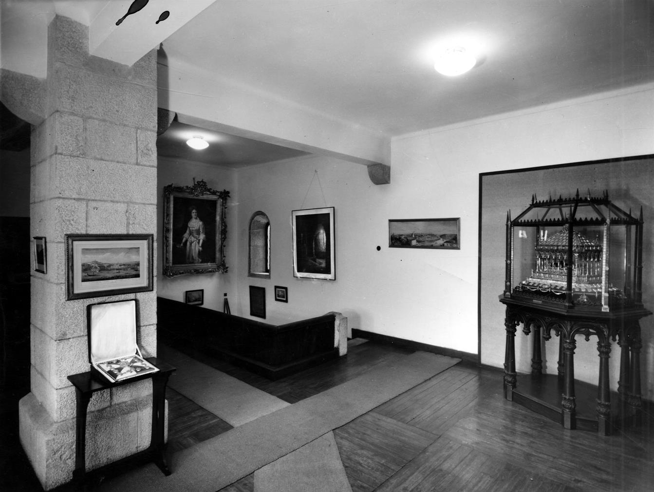 O Gabinete de História da Cidade : salão do primeiro andar