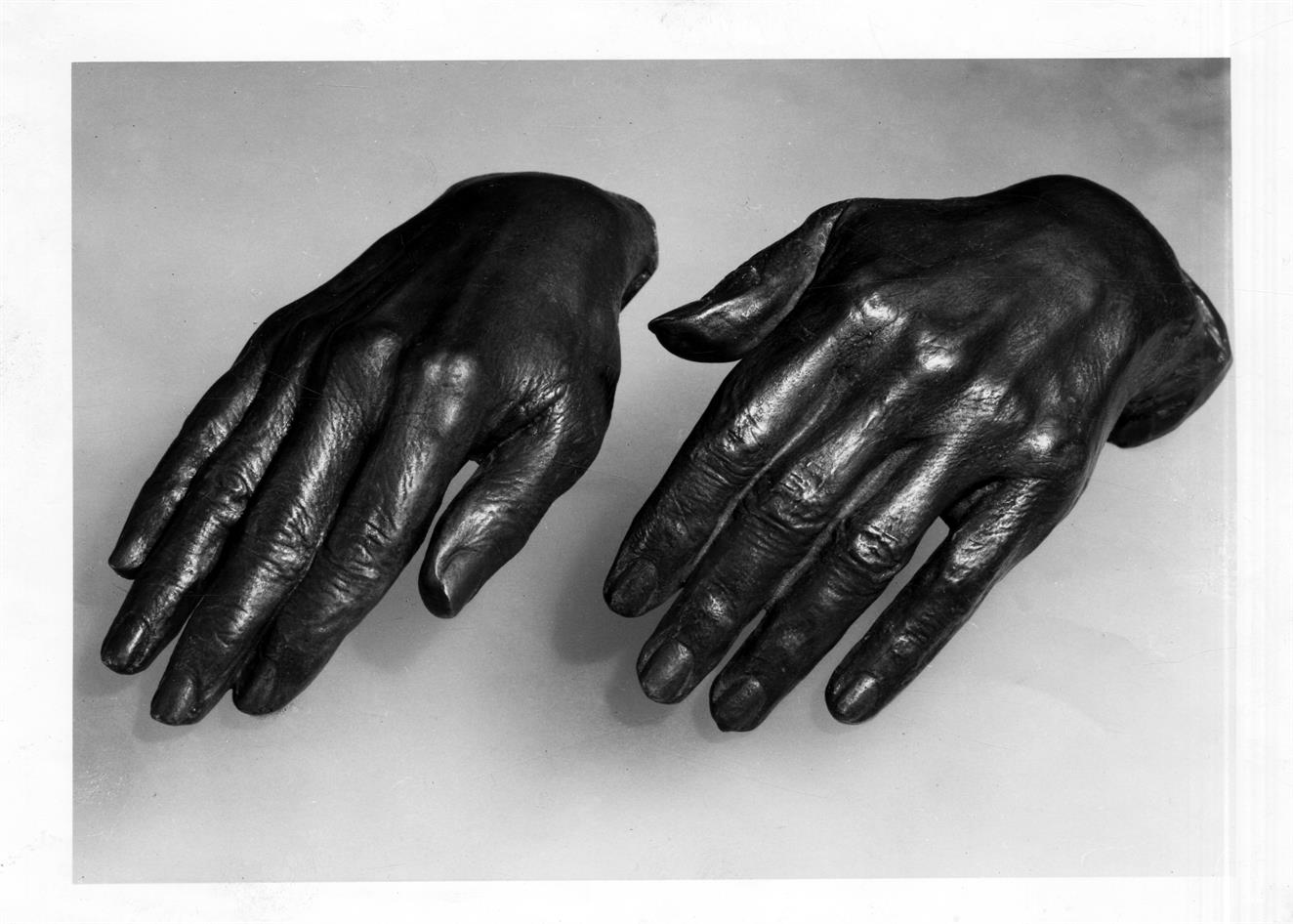 Guilhermina Suggia : mãos feitas de gesso