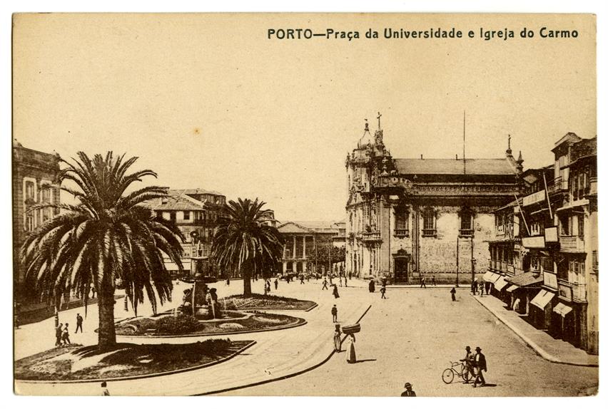 Porto: Praça da Universidade e Igreja do Carmo