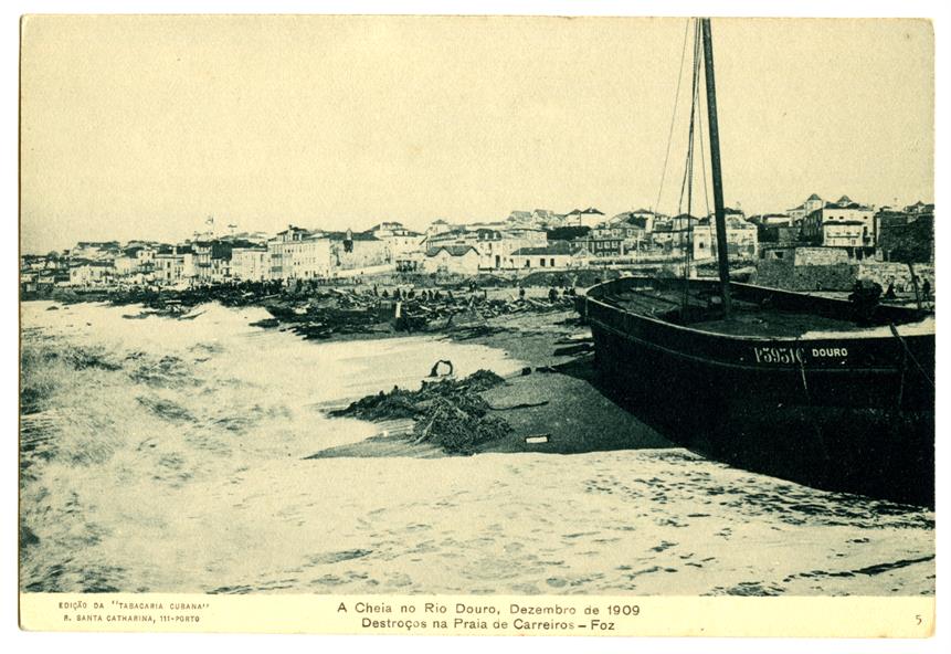 A Cheia no Rio Douro, Dezembro de 1909 : destroços na Praia de Carreiros : Foz