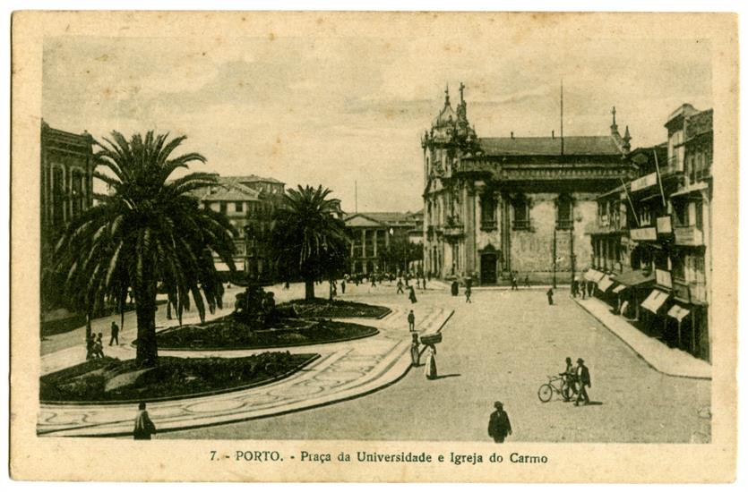 Porto : Praça da Universidade e Igreja do Carmo