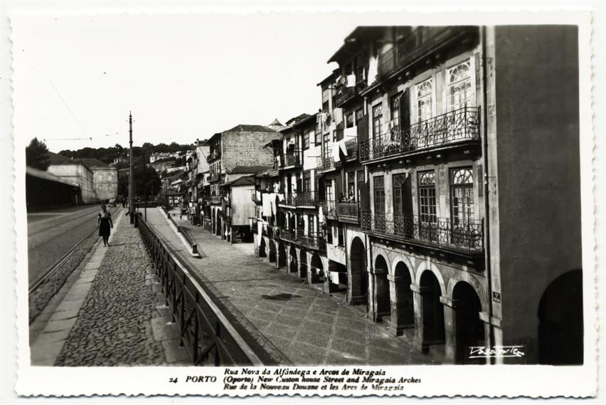 Porto : Rua Nova da Alfândega e Arcos de Miragaia