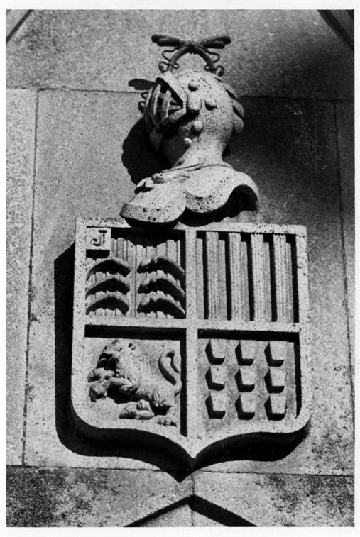 As pedras de armas do Porto : Cemitério da Lapa : jazigo da família Costa Lima, século XIX
