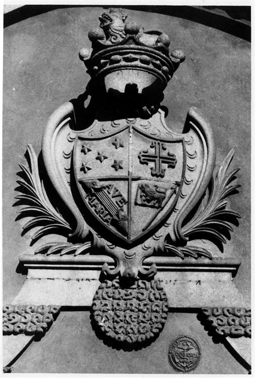 As pedras de armas do Porto : Rua da Catedral, n.º 15, século XVIII