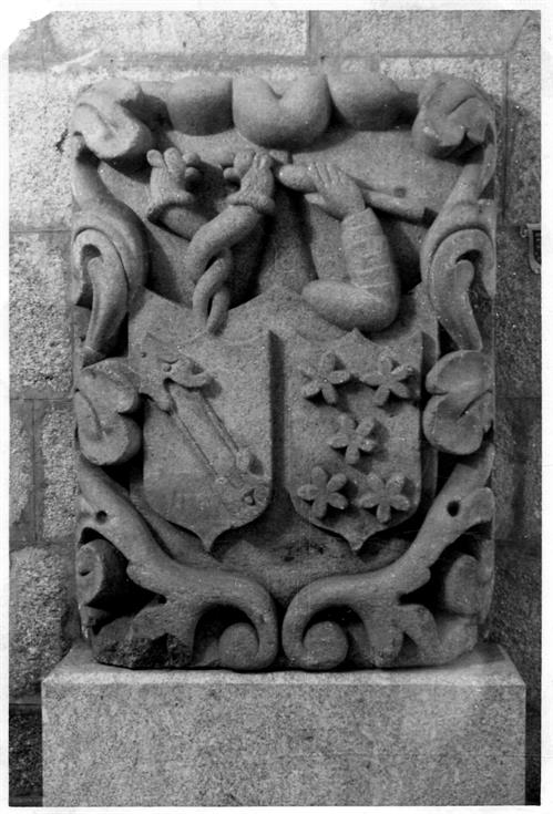 As pedras de armas do Porto : Gabinete de História da Cidade, século XVI