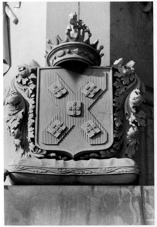 As pedras de armas do Porto : monumento a D. Pedro V, século XIX