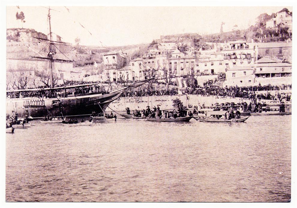 Cortejo fluvial : a corveta Sagres, frente a Massarelos
