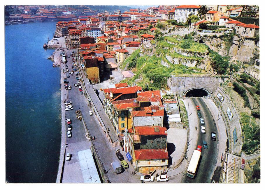 RIBEIRA : Bairro típico do Porto