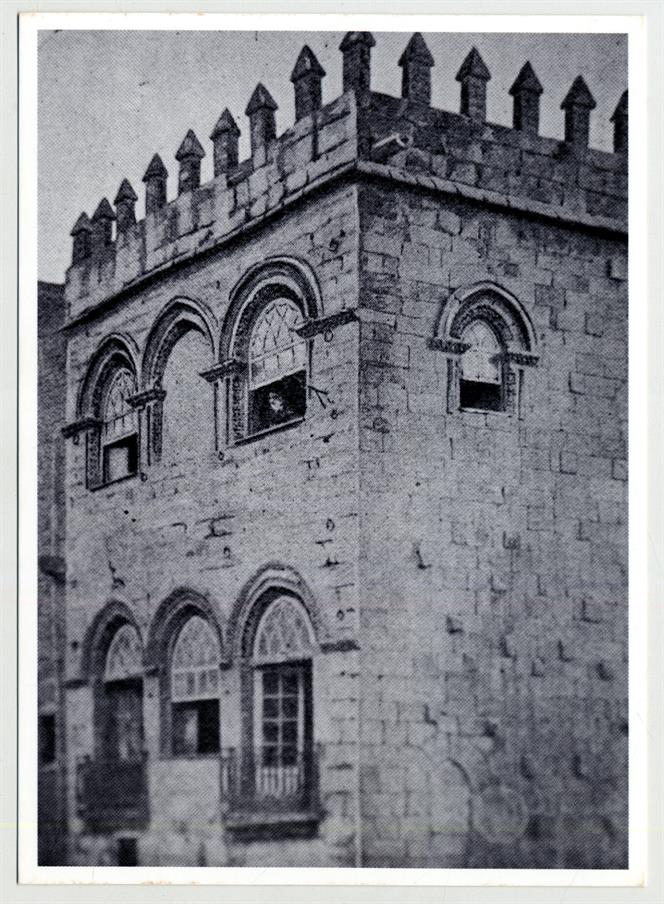 Olhares sobre o Porto Medieval : Gravuras : casa-torre na Rua da Reboleira, século XII (já demolida)