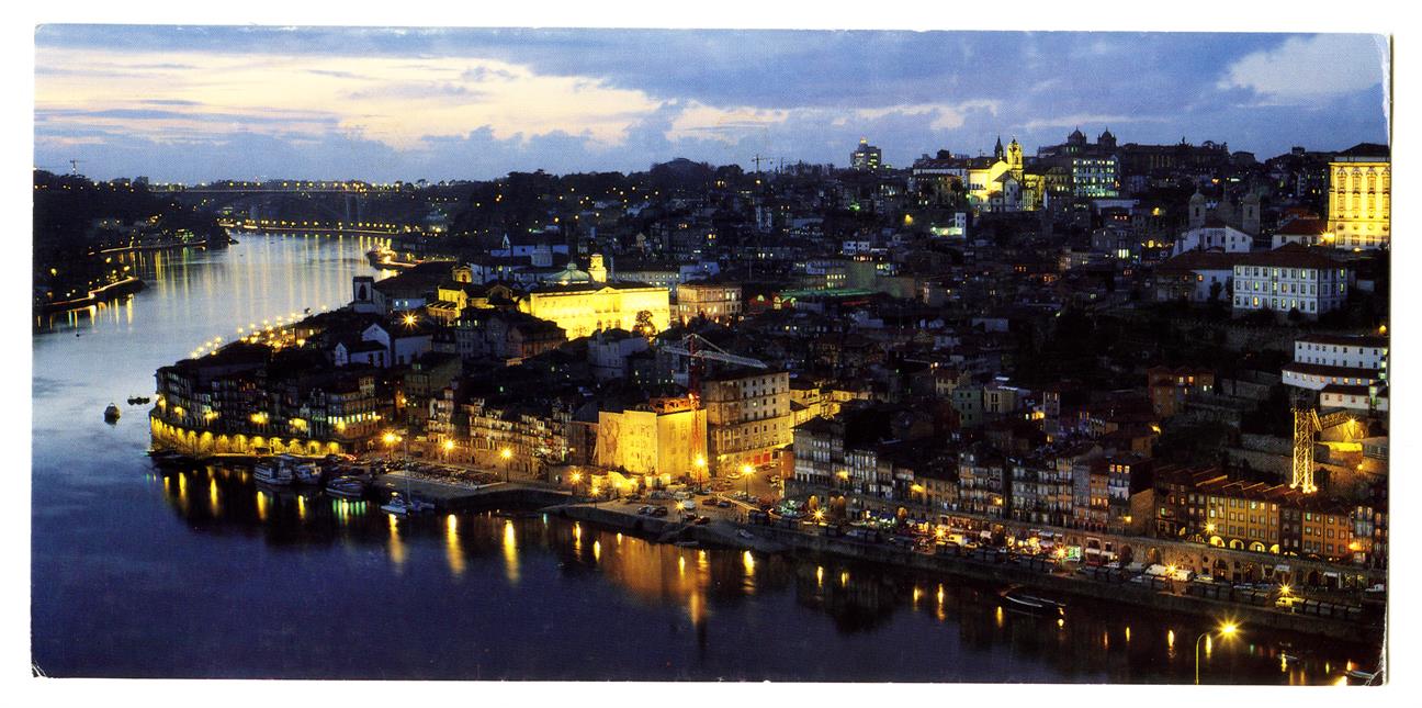 Porto : Portugal : vista Nocturna da Cidade
