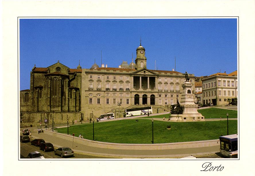 Porto : Portugal : Jardim do Infante Dom Henrique e o Palácio da Bolsa