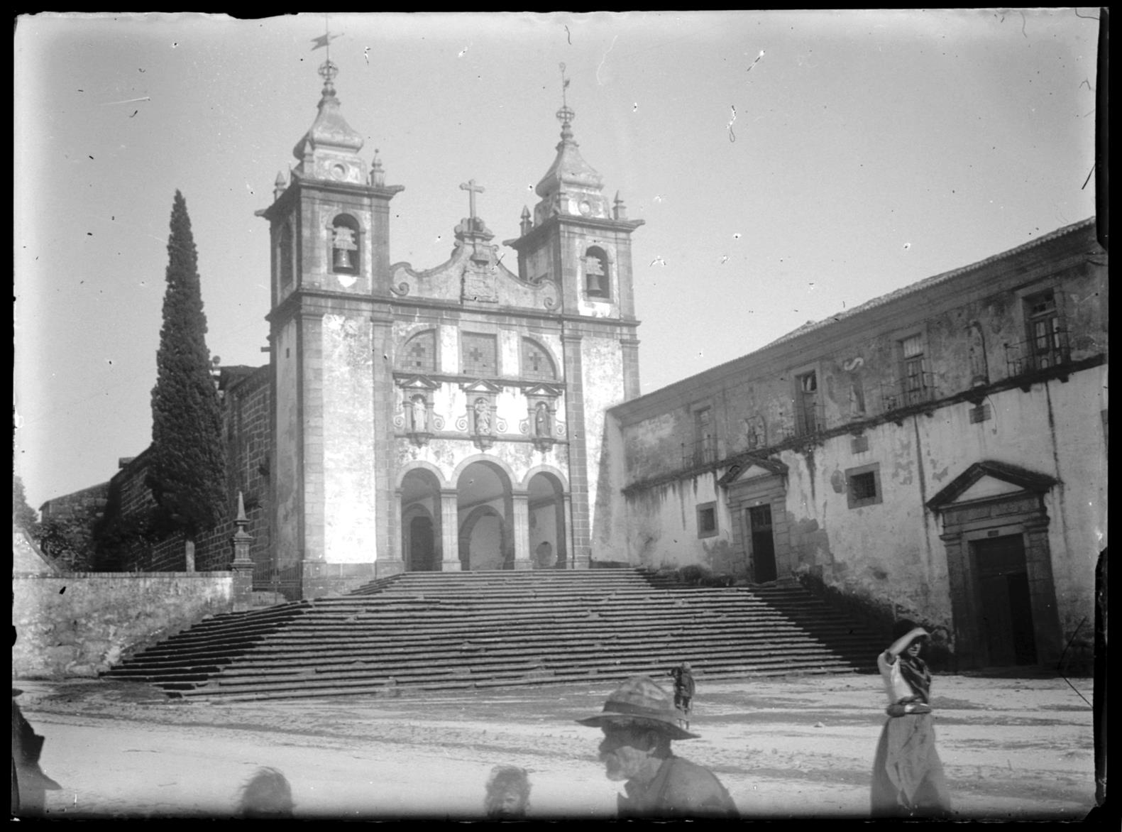 Amares : igreja do convento de Santa Maria de Bouro