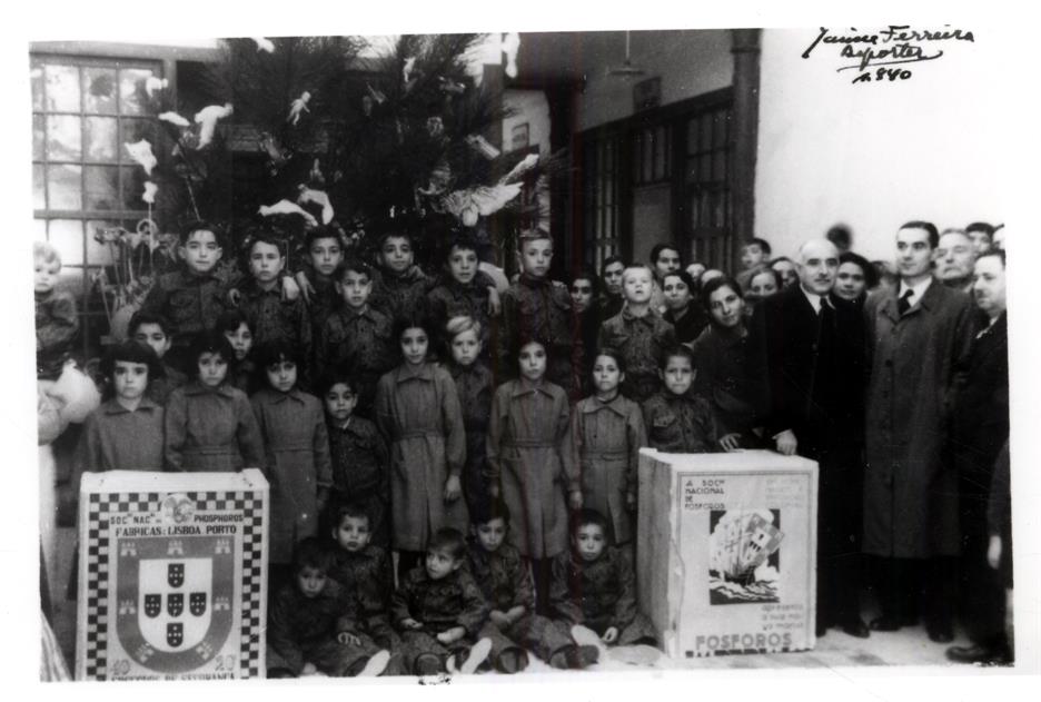 Festa de Natal das crianças dos operários da Fábrica de Fósforos de Lordelo : 1940