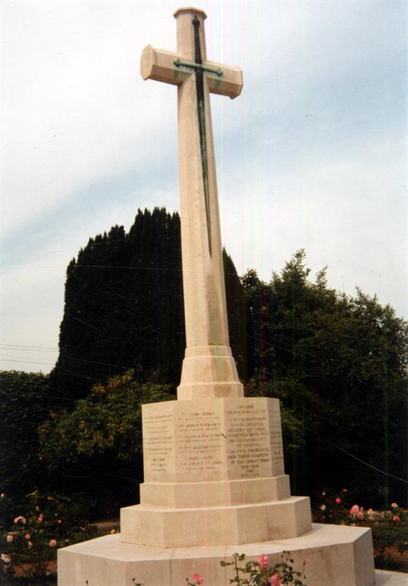Monumento aos pilotos britânicos mortos na 2ª Guerra : Cemitério Britânico do Porto