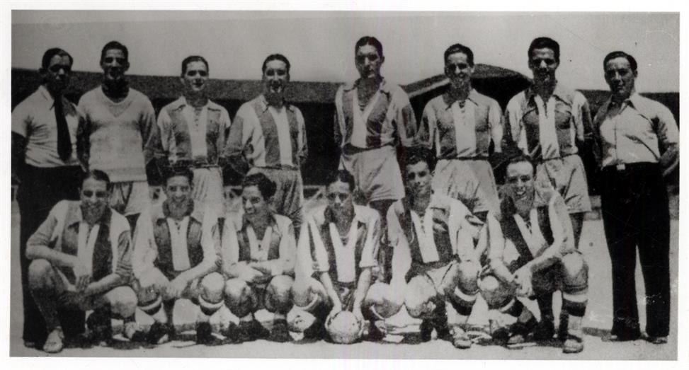 Equipa do Futebol Clube do Porto, vencedora do primeiro Campeonato nacional de Andebol de Onze