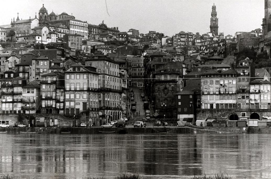 [Vista da Ribeira do Porto tirada de Gaia]
