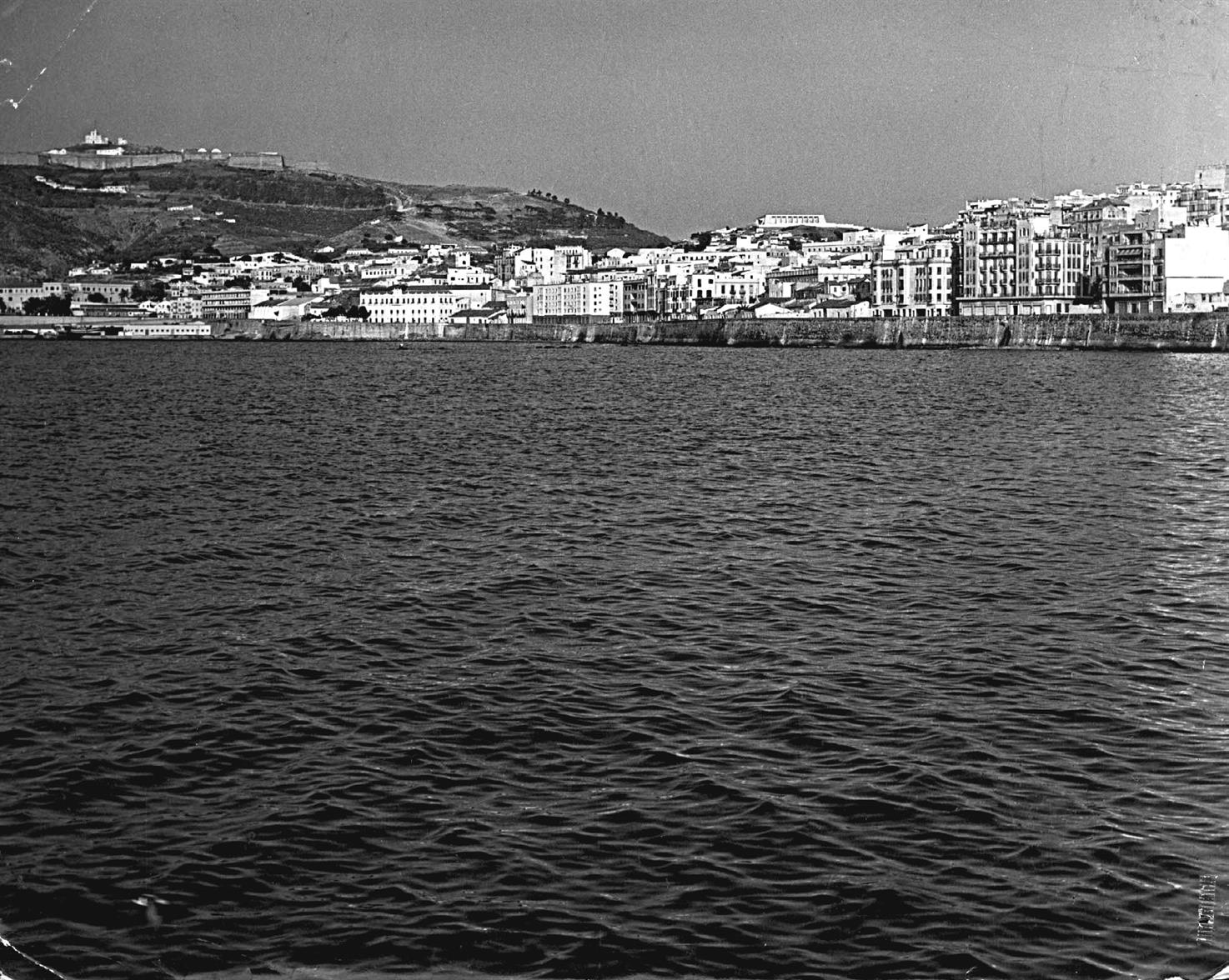Ceuta : vista com o monte Hacho
