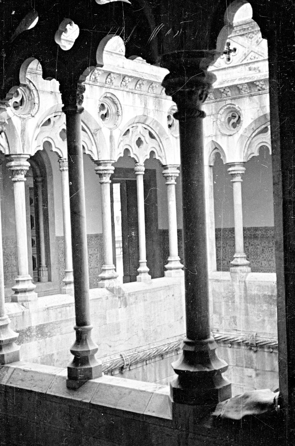 [Lisboa : piso superior do claustrim do Convento da Madre de Deus]