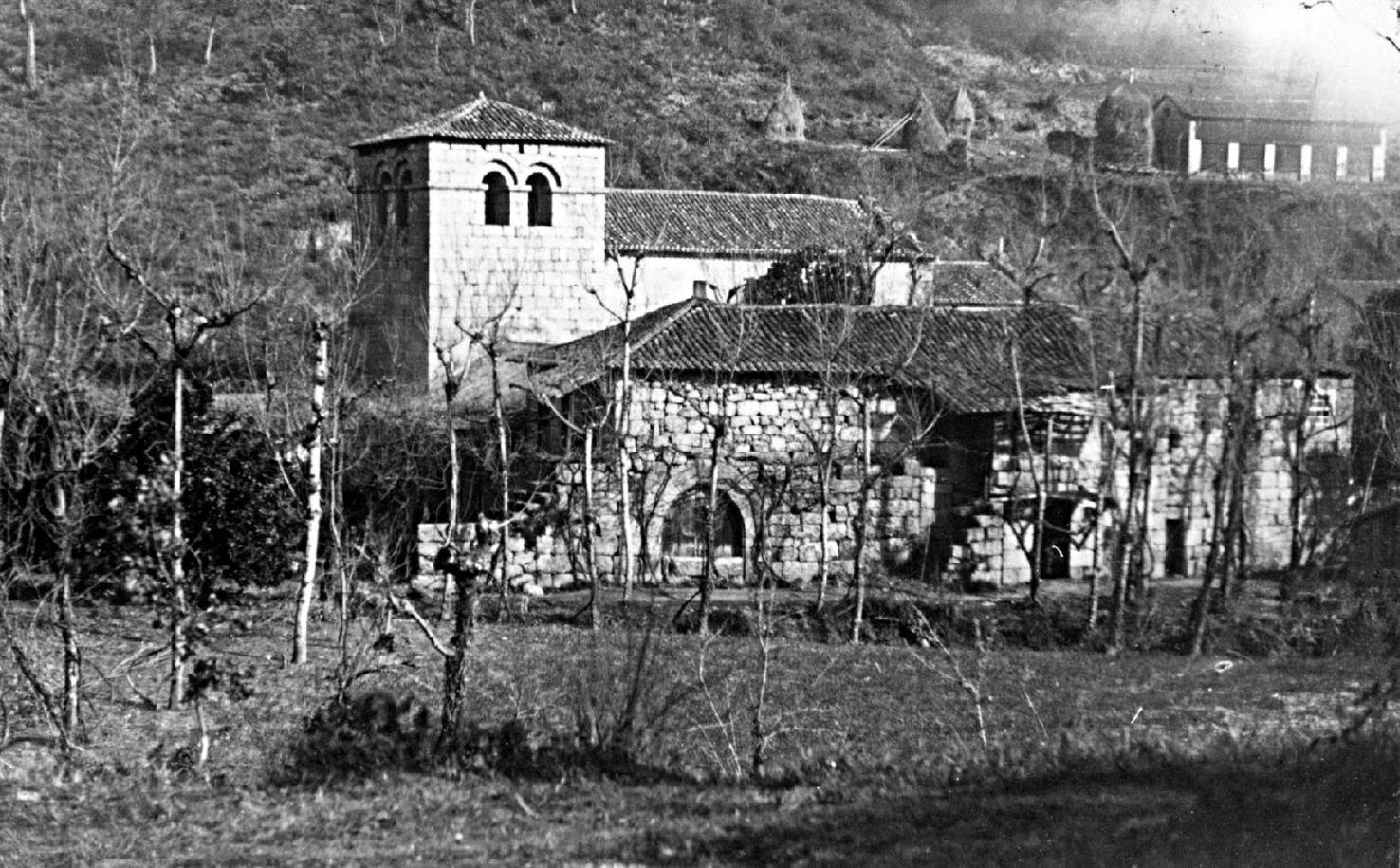 Igreja de Freixo de Baixo : concelho de Amarante : aspeto geral