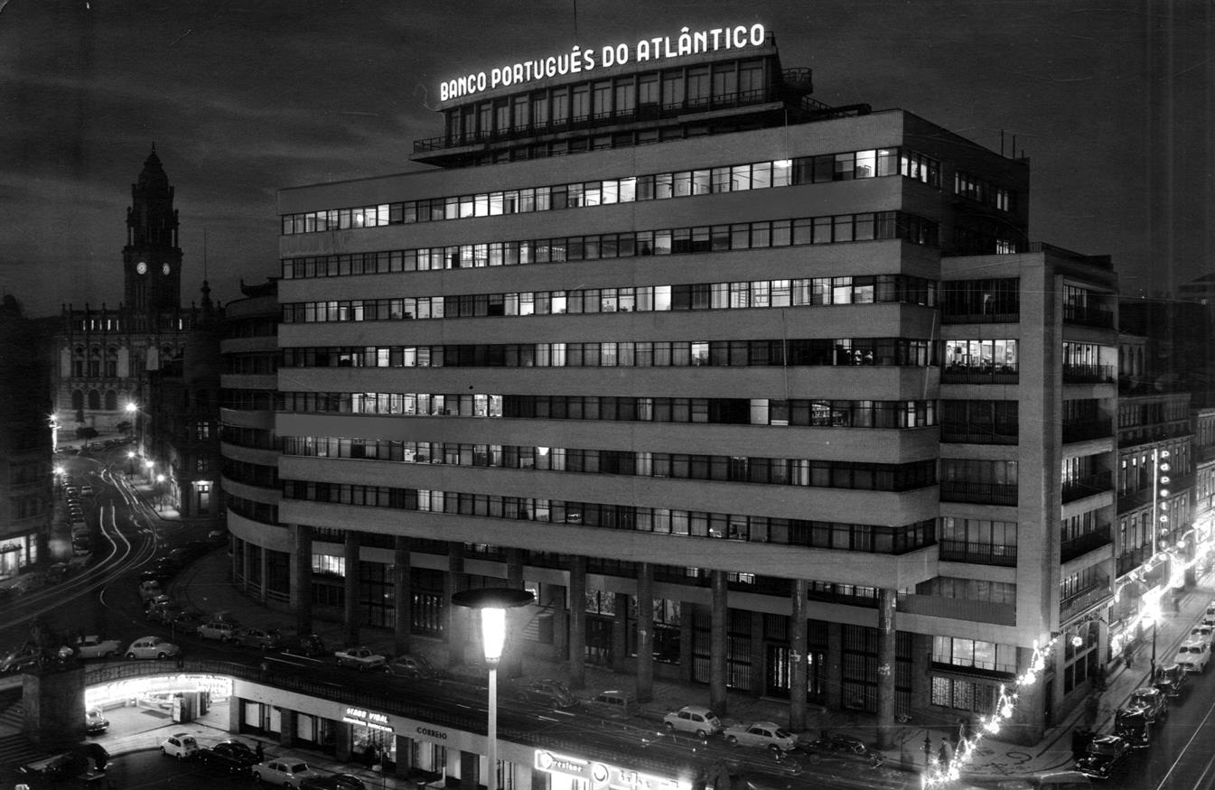 O Porto Moderno : aspecto nocturno