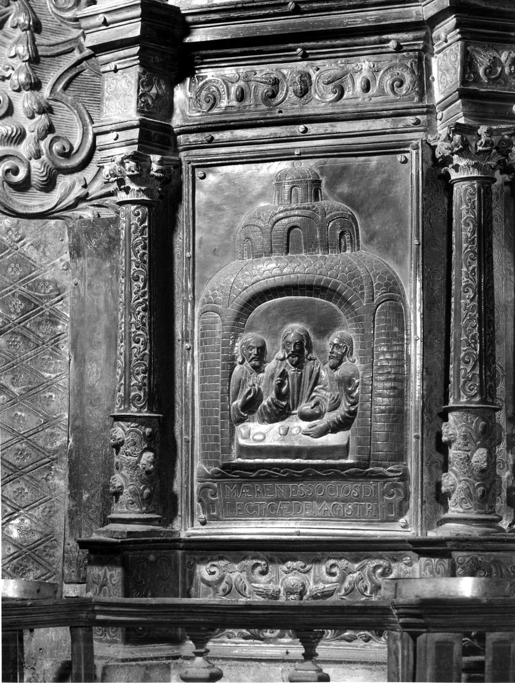 Notas complementares para a história dos prateiros e ourives do Porto : sacrário-trono da igreja da Sé : ceia dos peregrinos de Emaús
