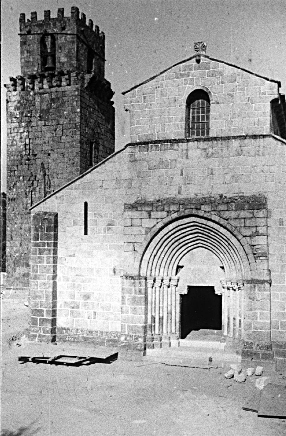 Igreja de Travanca : concelho de Amarante : fachada principal