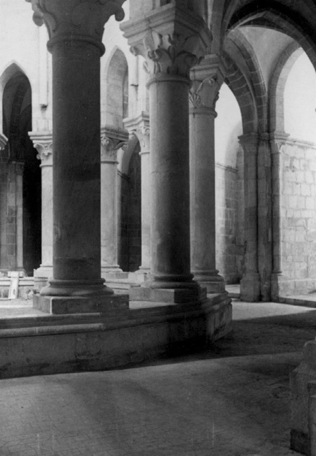 Alcobaça : charola do mosteiro