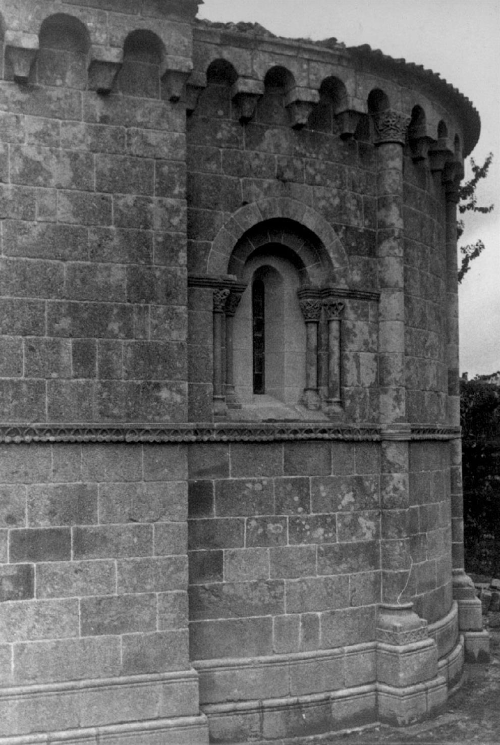 Ferreira : concelho de Paços de Ferreira : abside da igreja matriz