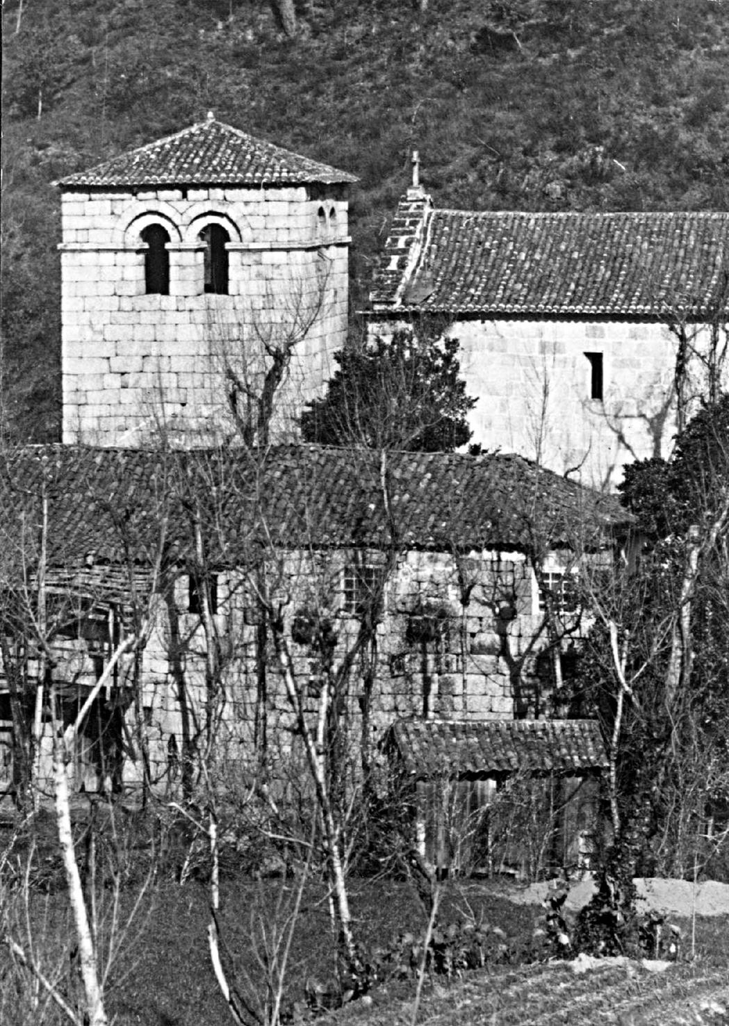Igreja de Freixo de Baixo : concelho de Amarante : torre