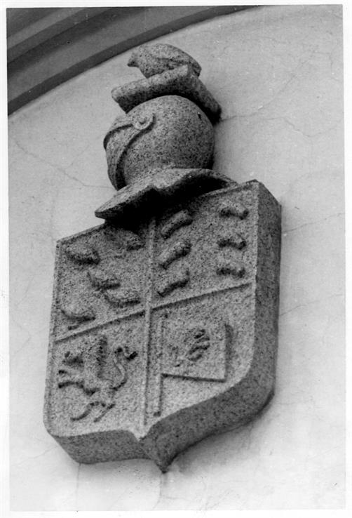 As pedras de armas do Porto : casa da Rua de Pêro da Covilhã, em Nevogilde, século XX
