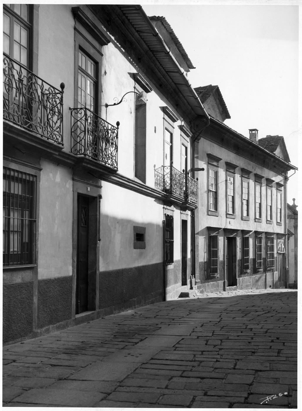 Casa da rua de Dom Hugo, 37-41