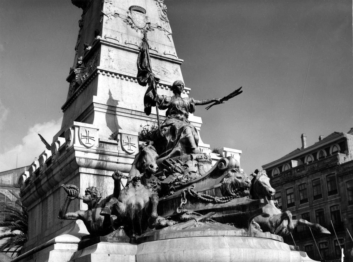 Praça do Infante D. Henrique : monumento ao Infante